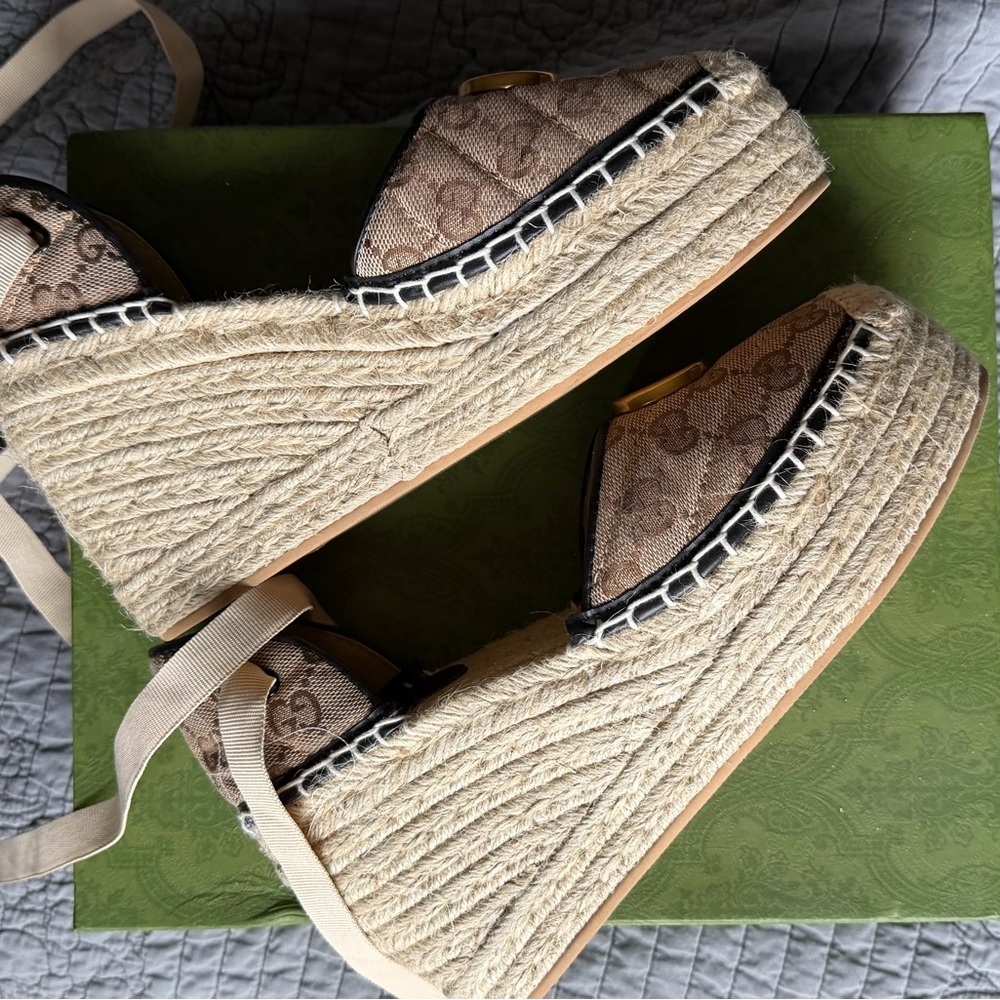 Gucci Women's Brown Espadrilles with Gold Accents - Picture 5 of 6